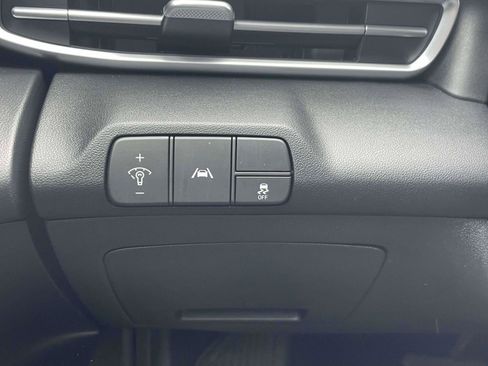 Used 2023 Hyundai Elantra SEL image 18