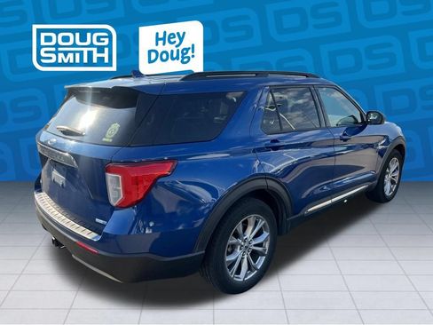 Used 2020 Ford Explorer XLT w/ Equipment Group 202A AWD/4WD image 5