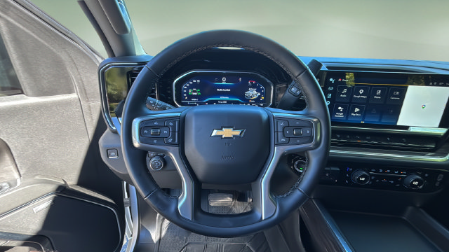 Used 2024 Chevrolet Silverado 2500 LTZ w/ LTZ Premium Package AWD/4WD image 12