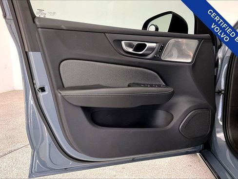 Used 2024 Volvo V60 T8 Polestar image 23