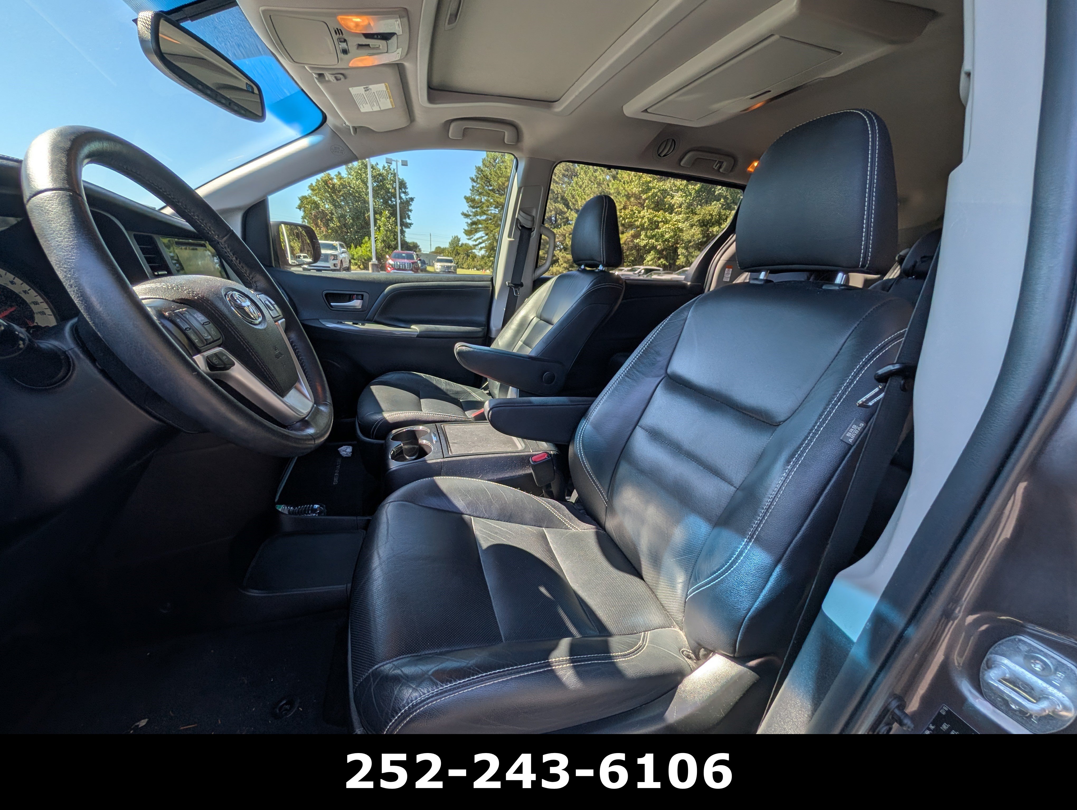 Used 2016 Toyota Sienna SE Premium FWD image 13