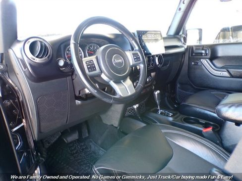 Used 2017 Jeep Wrangler Unlimited Sport AWD/4WD image 13