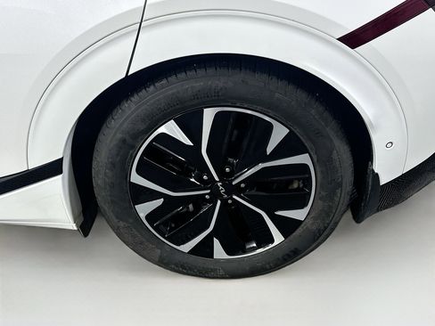 Used 2024 Kia EV6 GT-Line RWD image 11