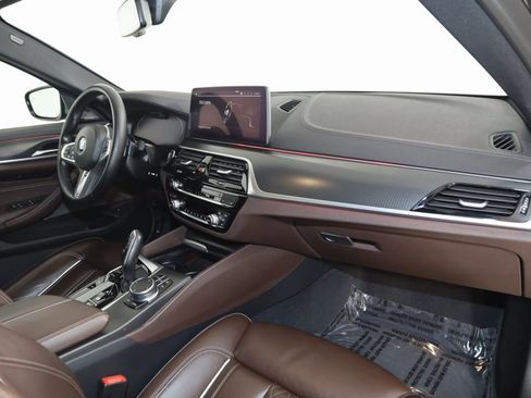 Used 2023 BMW M550i xDrive image 53