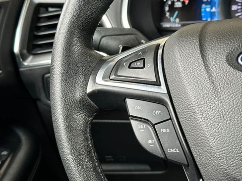 Used 2018 Ford Edge Titanium image 26