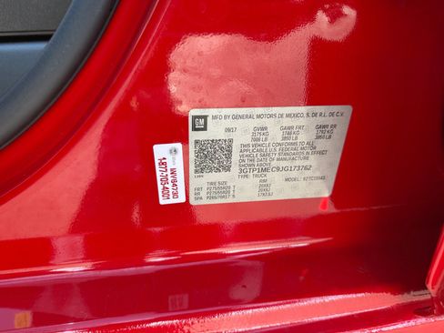 Used 2018 GMC Sierra 1500 SLE w/ SLE Value Package image 23