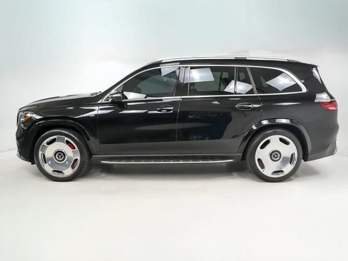 Used 2024 Mercedes-Benz GLS 63 AMG 4MATIC image 2