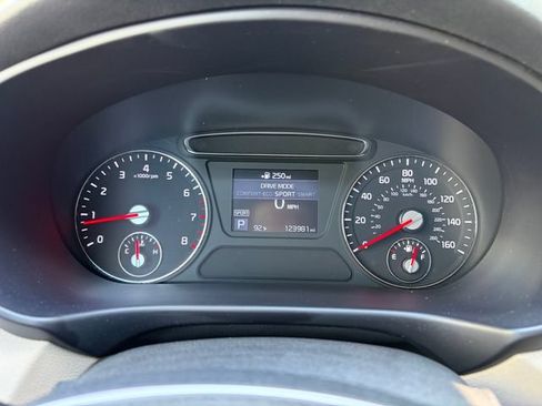 Used 2019 Kia Sorento FWD w/ Option Group 020 image 9