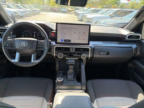 Used 2025 Toyota Tacoma TRD Off-Road AWD/4WD image 28