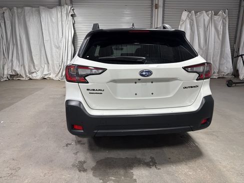 Used 2025 Subaru Outback Onyx Edition AWD/4WD image 6
