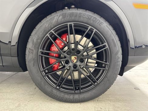 New 2026 Porsche Cayenne S image 15