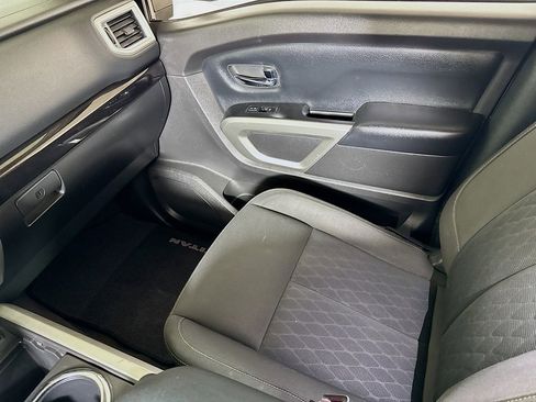 Used 2017 Nissan Titan SV RWD image 21