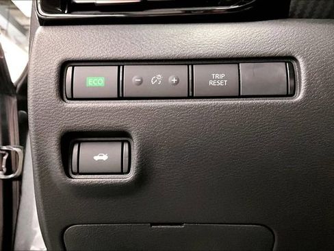 New 2025 Nissan Sentra SR w/ SR Premium Package image 24