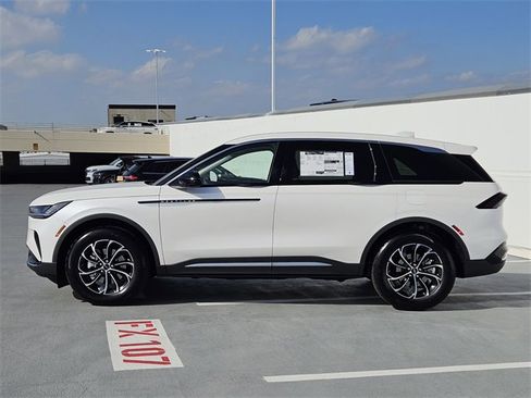 New 2026 Lincoln Nautilus Premier image 4