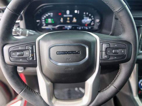 Used 2023 GMC Yukon Denali image 15