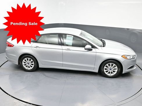 Used 2018 Ford Fusion S image 43