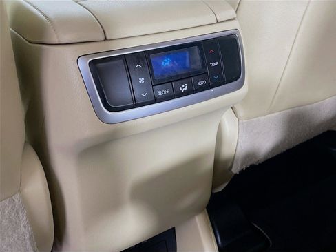 Used 2018 Toyota Highlander Limited FWD image 27