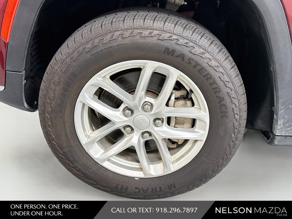 Used 2023 Jeep Grand Cherokee L Laredo AWD/4WD image 12