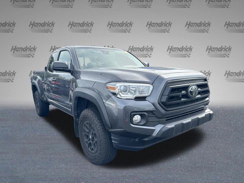Used 2022 Toyota Tacoma SR w/ SX Package RWD image 4