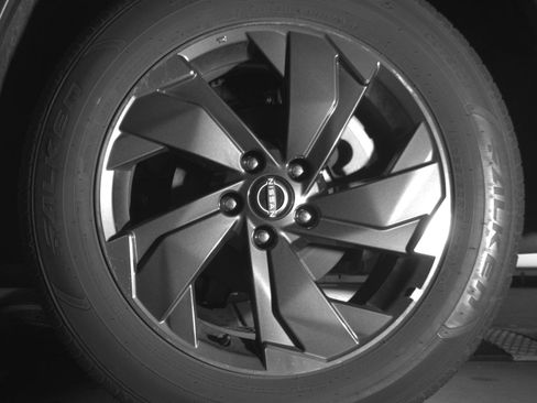 Used 2025 Nissan Rogue SV FWD image 14