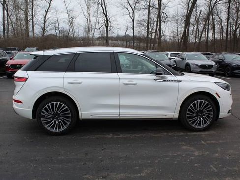 Certified 2022 Lincoln Corsair Reserve w/ Equipment Group 201A image 2