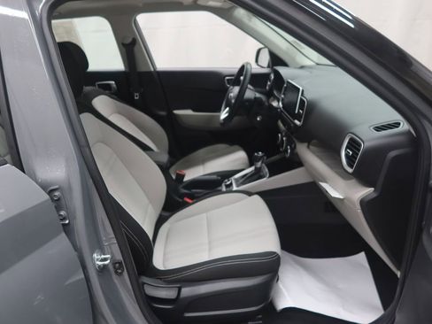 Used 2023 Hyundai Venue SEL w/ Cargo Package FWD image 13