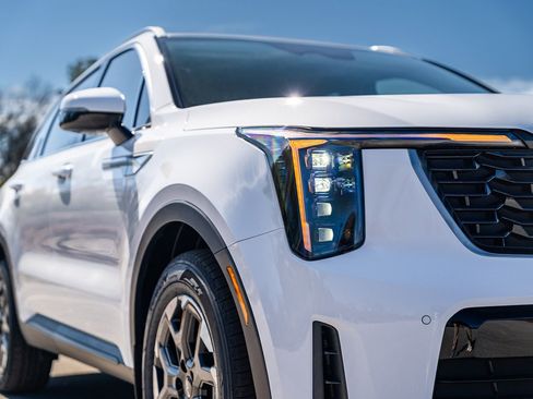 New 2026 Kia Sorento S FWD image 5