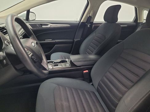 Used 2018 Ford Fusion SE image 17