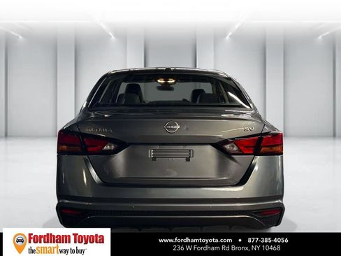 Used 2024 Nissan Altima 2.5 SV FWD image 6