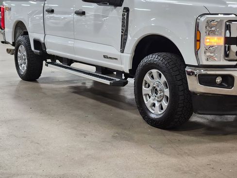 Used 2024 Ford F250 XLT w/ FX4 Off-Road Package image 16