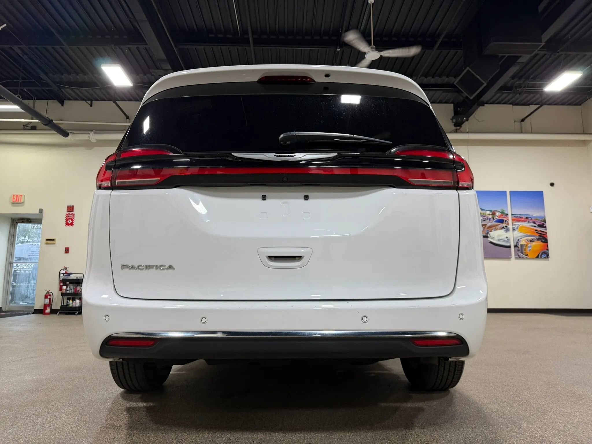 Used 2025 Chrysler Pacifica Select FWD image 18