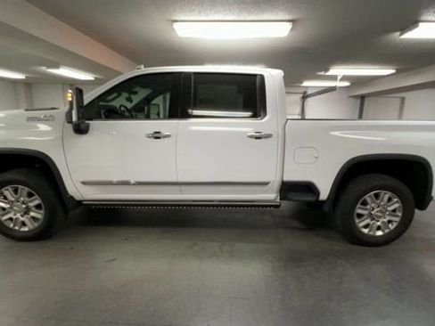 Certified 2024 Chevrolet Silverado 2500 High Country w/ High Country Premium Package AWD/4WD image 5