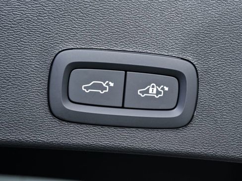 New 2026 Volvo XC40 B5 Plus w/ Protection Package Premier image 30