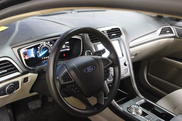 Used 2019 Ford Fusion SE AWD/4WD image 14