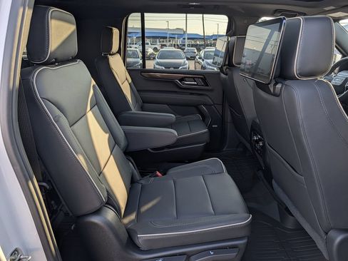 New 2026 GMC Yukon XL Elevation w/ Elevation Premium Package AWD/4WD image 32
