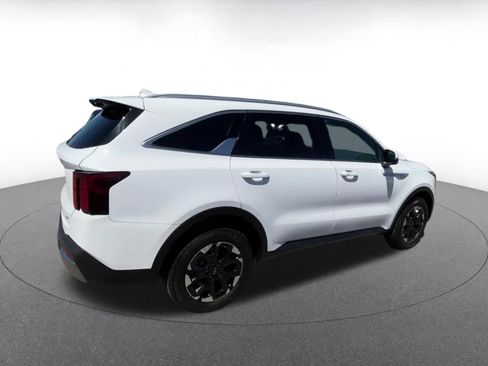 Used 2024 Kia Sorento S image 14