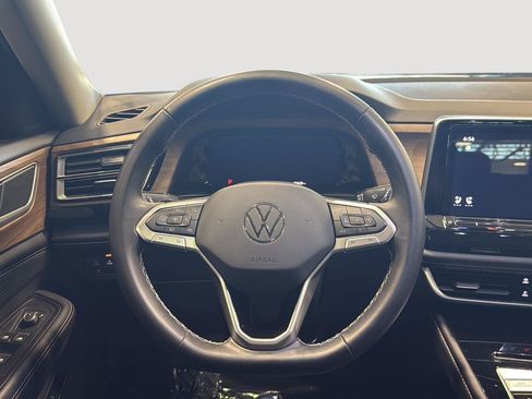 Used 2024 Volkswagen Atlas SE AWD/4WD image 25