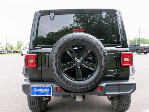 Used 2023 Jeep Wrangler Unlimited Sahara AWD/4WD image 7