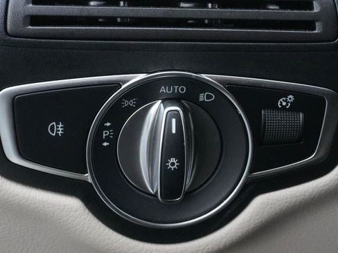 Used 2022 Mercedes-Benz GLC 300 300 image 12