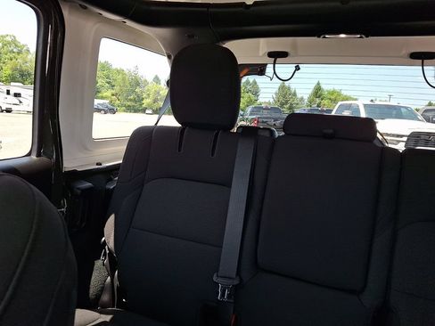 Used 2023 Jeep Wrangler Unlimited w/ Dual Top Group AWD/4WD image 19