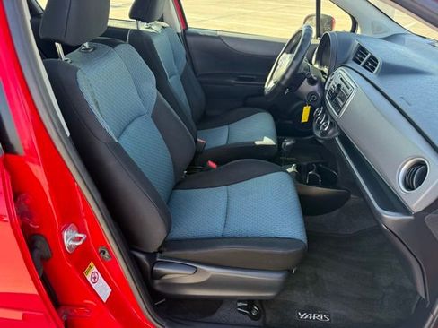 Used 2012 Toyota Yaris SE FWD image 30