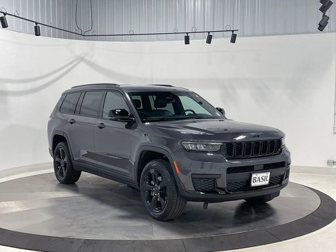 Used 2023 Jeep Grand Cherokee L Laredo AWD/4WD image 42