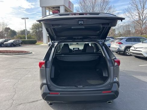 Used 2021 Toyota RAV4 XLE image 7