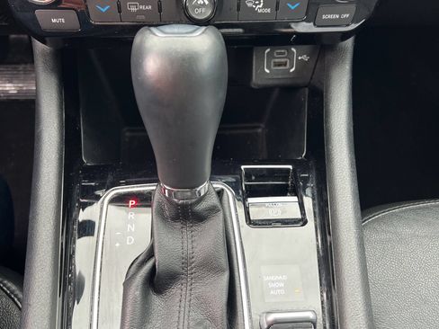 Used 2023 Jeep Compass Limited AWD/4WD image 14