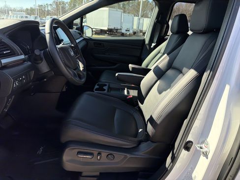 Used 2023 Honda Odyssey Sport image 16