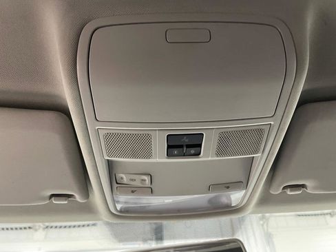 Used 2012 Volkswagen Tiguan S image 31