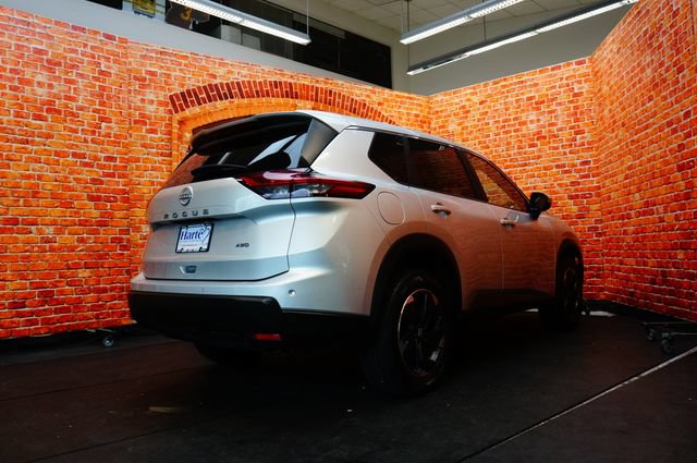 Certified 2025 Nissan Rogue SV AWD/4WD image 7