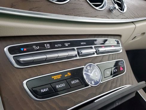 Used 2018 Mercedes-Benz E 400 4MATIC Wagon image 30