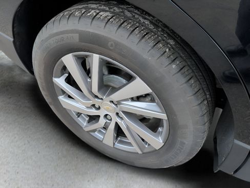 Used 2024 Chevrolet Equinox LT AWD/4WD image 22