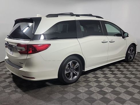 Certified 2019 Honda Odyssey Touring image 4
